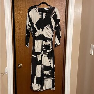 In Wear Black and White Abstract Print Dress